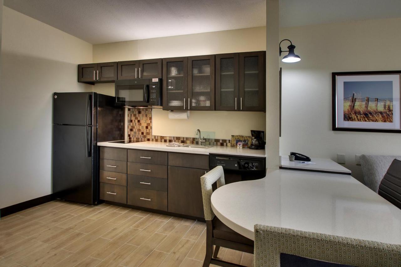 Candlewood Suites - Wichita East By Ihg Exterior foto